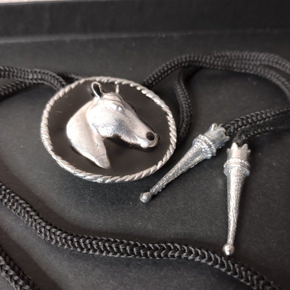 Black And Silver Tone Horse Head Bolo Tie - Picture 2 of 11